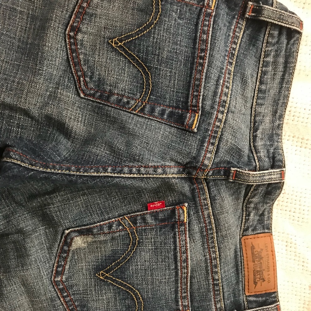 Dark wash Levi’s